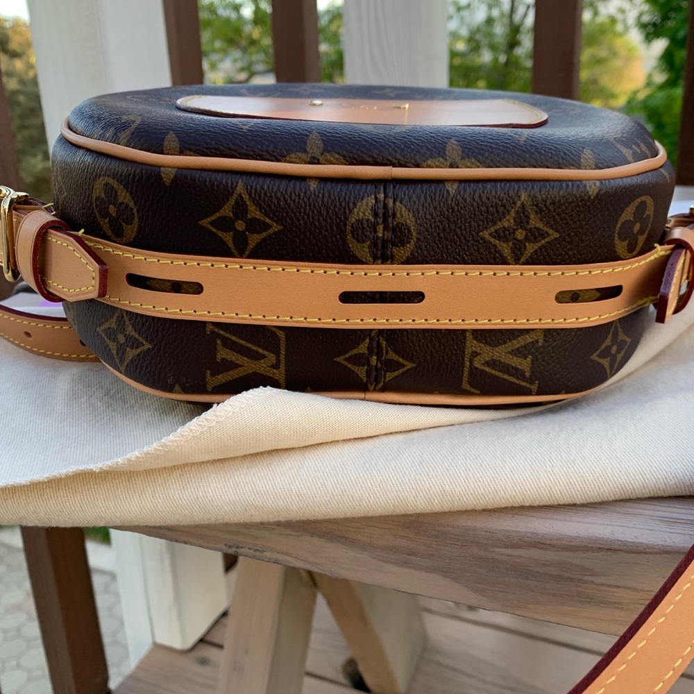 Sold Louis Vuitton Boite Chapeau Mm - Picture 9 of 15